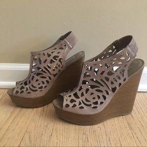 Steve Madden Gabel Wedge - Taupe Size 7 US